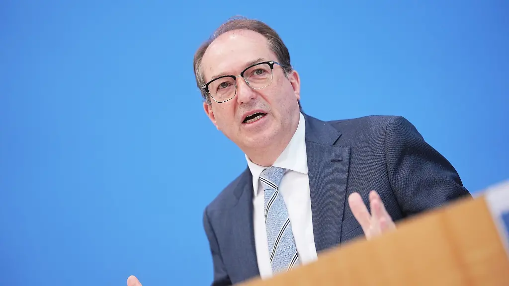 Dobrindts Haltung zu Social-Media-Verboten für Kinder