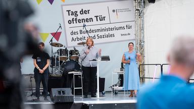 Einblick in die Arbeit der Regierung: Mehr als 80.000 Besucher beim Tag der offenen Tür