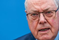 Steinbrück fordert neuen Umgang mit der AfD