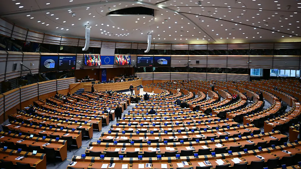 Untersuchungen wegen Veruntreuung von EU-Geldern bei Rechtsparteien