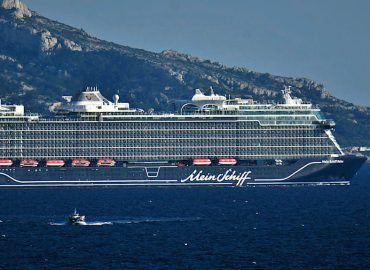 Evakuierung eines Kreuzfahrtschiffs wegen Sprengstoffalarms in Kiel