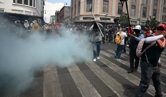 Polizeieinsatz mit Tränengas bei Lehrerprotest in Mexiko