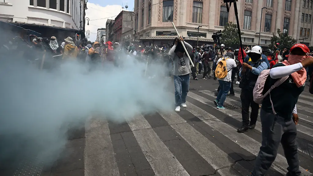 Polizeieinsatz mit Tränengas bei Lehrerprotest in Mexiko