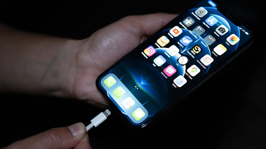 Vorsichtsmaßnahmen bei Smartphone-Akkus: Brandgefahr vermeiden