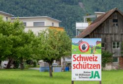 Schweizer stimmen über Bevölkerungsgrenze ab