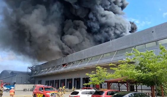Schwerer Brand in Honda-Fabrik in Barcelona