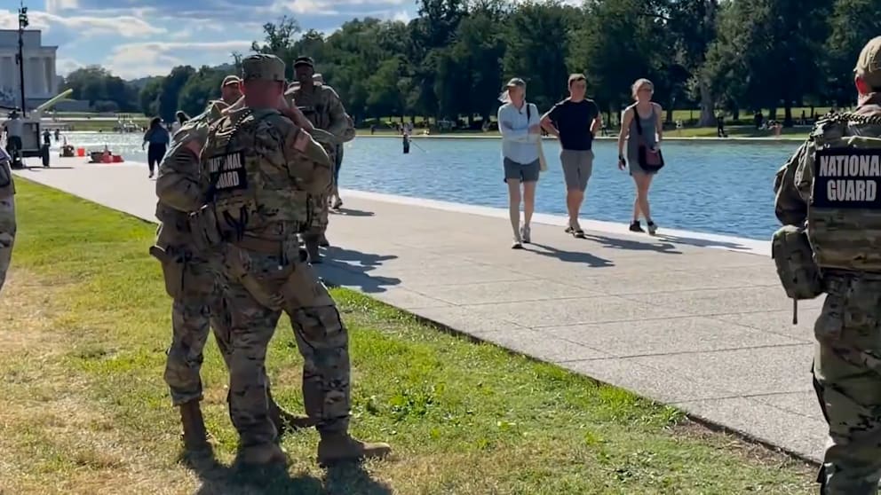 US-Präsident wittert Verschwörung: Soldaten bewachen Trumps Prestige-Pool