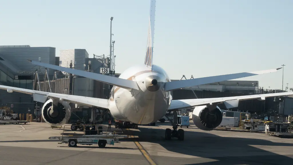 United-Airlines-Flug kehrt wegen Bluetooth-Geräts um