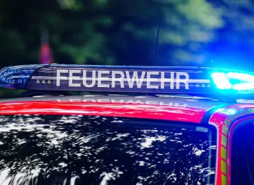 Gericht hebt Bußgeld gegen Feuerwehrmann wegen Tempoüberschreitung auf