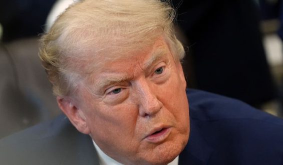 Trump kündigt neue Vereinbarung mit Iran an, Teheran dementiert