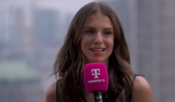 Laura Wontorra sorgt für Lacher mit frechem Spruch