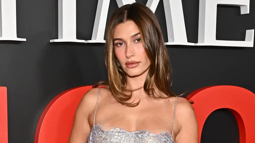 Hailey Bieber als Gesicht der neuen Skims-Kampagne