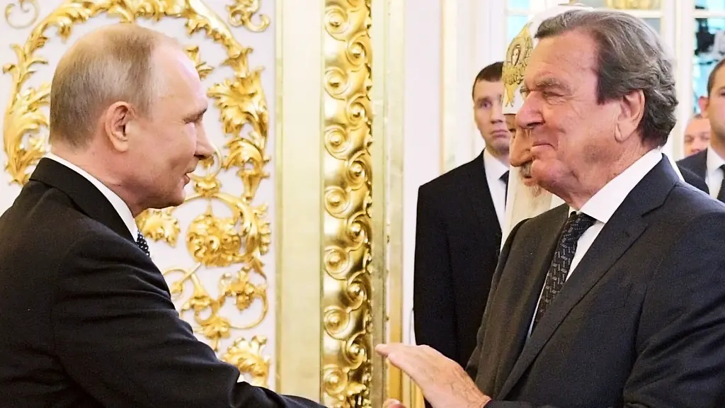 Putin trifft Schröder im Kreml