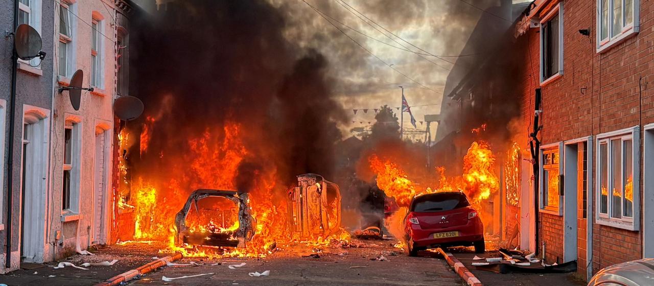 Unruhen in Belfast nach Messerattacke