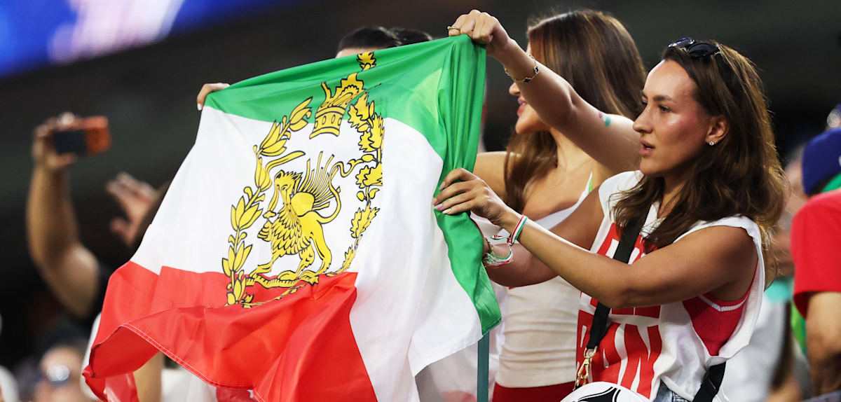 Iranischer Fußball WM-Auftakt: Politische Spannungen im Stadion
