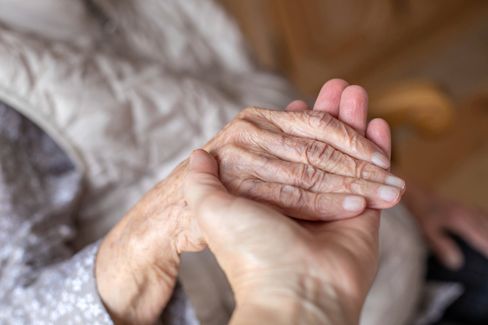 Pflegereform: Herausforderungen und Kontroversen