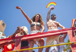 Tausende feiern bei der Pride in Tel Aviv