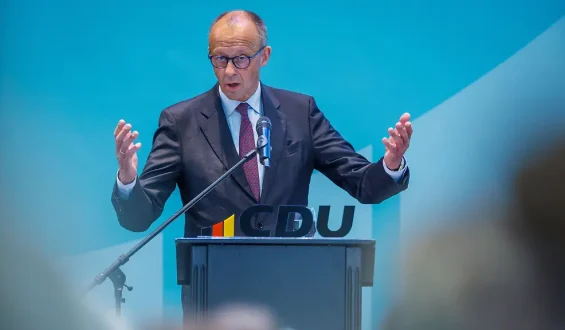 Merz fordert Einigkeit von der Koalition und skizziert Rentenreform