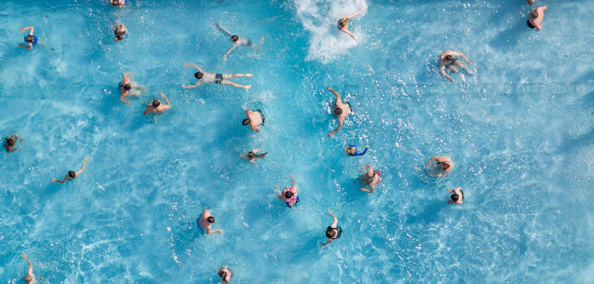 Mutige Kinder retten Jungen im Freibad