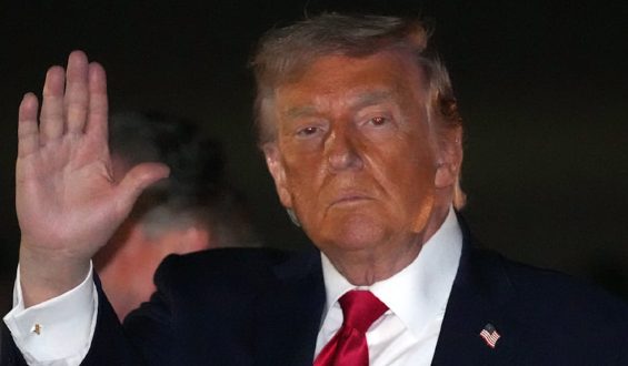 Trump Droht dem Iran nach Militäraktionen