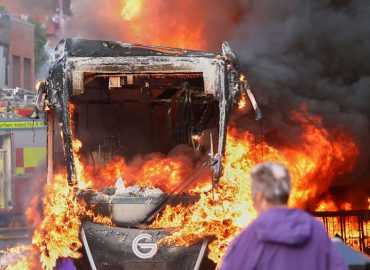 Nach Messerattacke: Eskalation und Proteste in Belfast