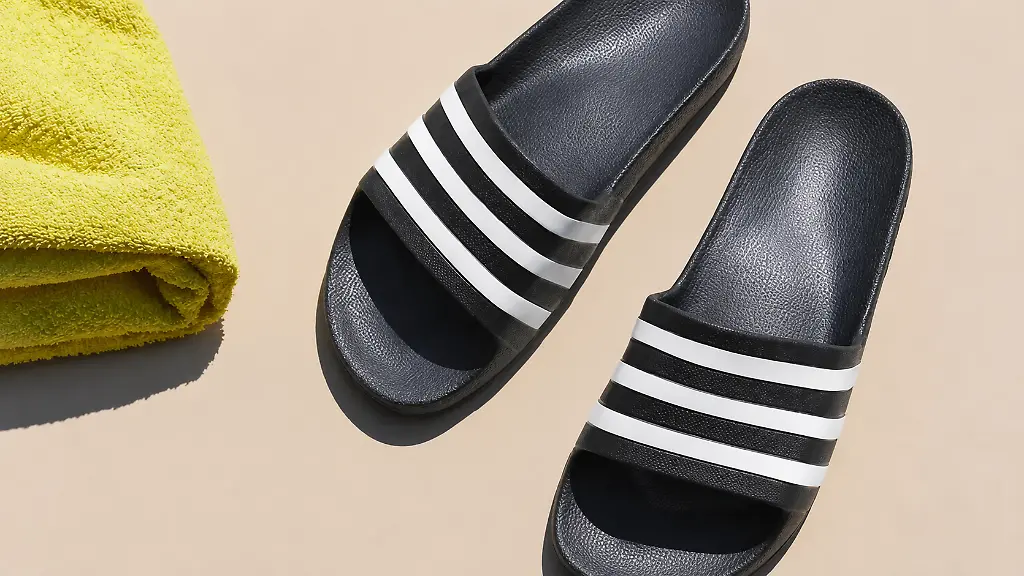 Adiletten von Adidas: Schnäppchen zum Amazon Prime Day 2026