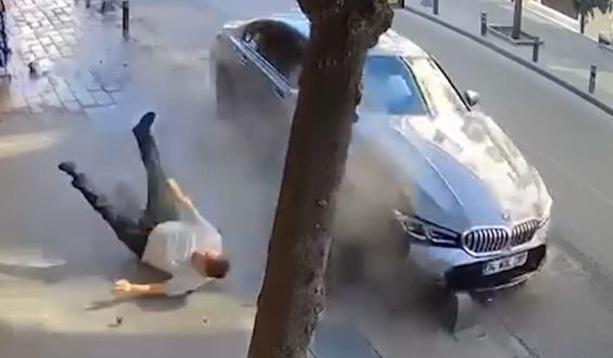 Unfall in Istanbul: Mietwagen erfasst Fußgänger