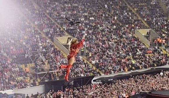Helene Fischer kehrt triumphierend auf die Bühne zurück