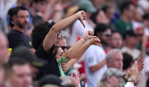 Politischer Aufruhr beim WM-Auftakt der iranischen Nationalmannschaft