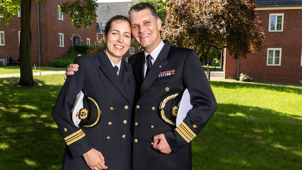 Vater und Tochter bei der Marine: Gemeinsame Mission und Verantwortung