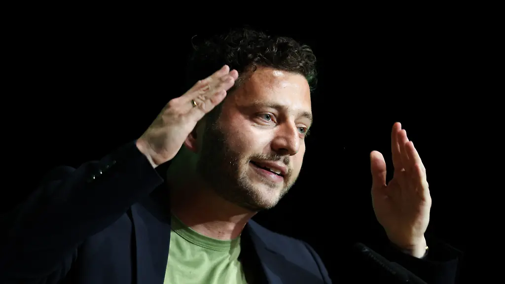 Grünen-Chef Banaszak kritisiert Kanzler Merz scharf