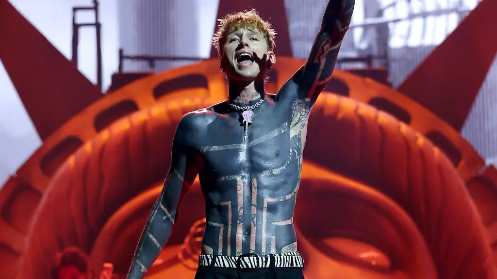 Machine Gun Kelly kam nach Blackout-Tattoo verändert und inspiriert hervor