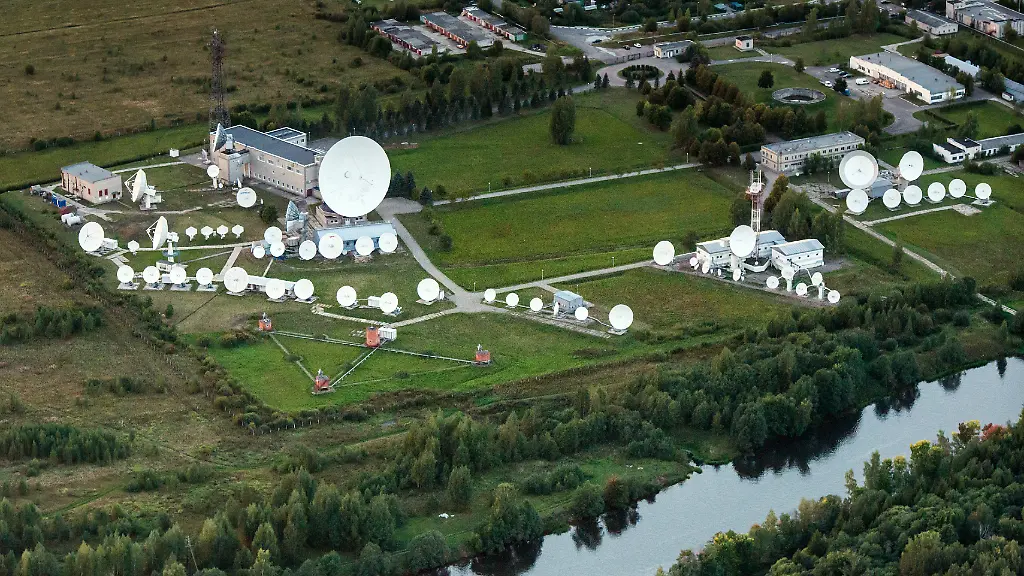 Ukrainische Drohnenangriffe auf Russisches Satellitenzentrum