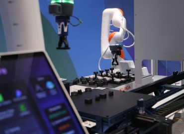 Roboterhersteller Kuka auf der Hannover Messe: Beliebte Übernahmeziele