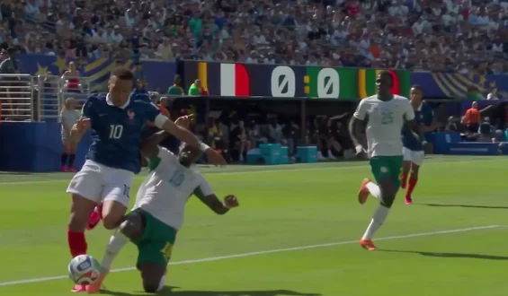 Kontroverse Entscheidung beim Spiel Frankreich gegen Senegal