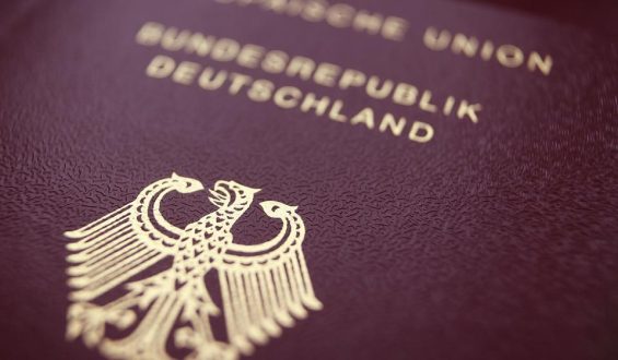 Wiedergutmachung für Unrecht im Nationalsozialismus: Einbürgerungen seit 2021