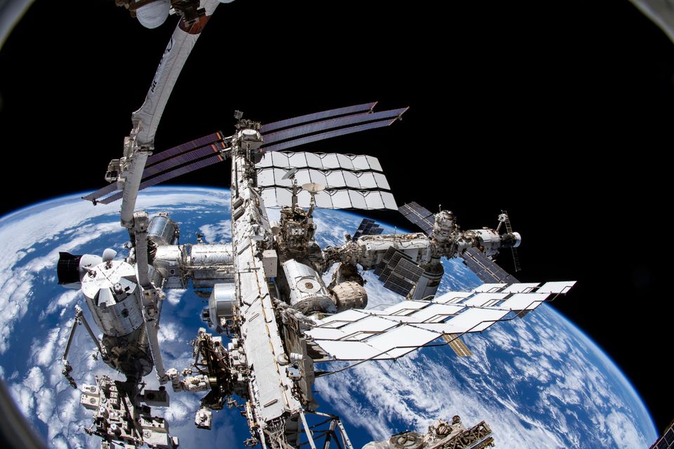 Reparaturbedürftige Raumstation und Luftleck auf der ISS