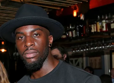 Tod des Songwriters Talay Riley nach Messerangriff in London