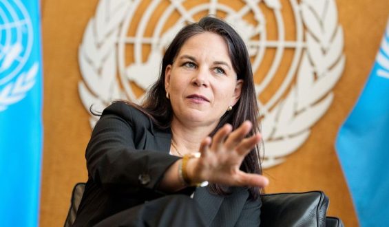 Baerbock warnt vor Folgen der UN-Finanzkürzungen in Afrika