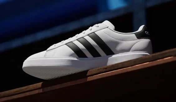 Adidas Grand Court: Der ideale Sommerschuh für Männer