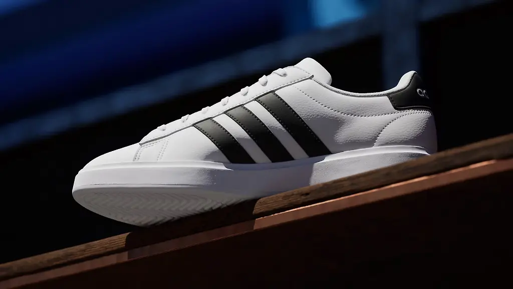 Adidas Grand Court: Der ideale Sommerschuh für Männer