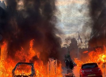 Proteste, Gewalt und Reaktionen in Belfast: Die Eskalation der fremdenfeindlichen Ausschreitungen