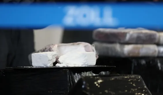Zollbeamte und Polizisten im Darknet-Drogenhandel verwickelt