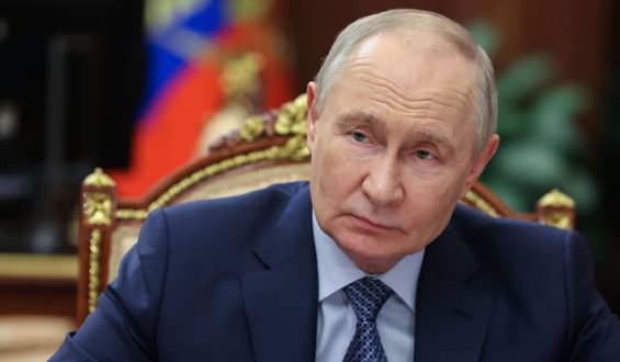 Russlands Wirtschaft steht unter Druck: Studie zeigt schwächelnde Reserven und steigende Abhängigkeit