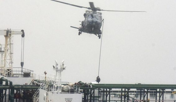 Frankreich setzt russischen Öltanker fest