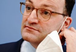 Masken-Deal von Spahn vor Gericht: Millionen-Forderung eines Hamburger Unternehmens