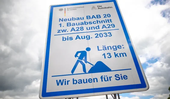 Beginn des Ausbaus der A20 in Niedersachsen unter Protest