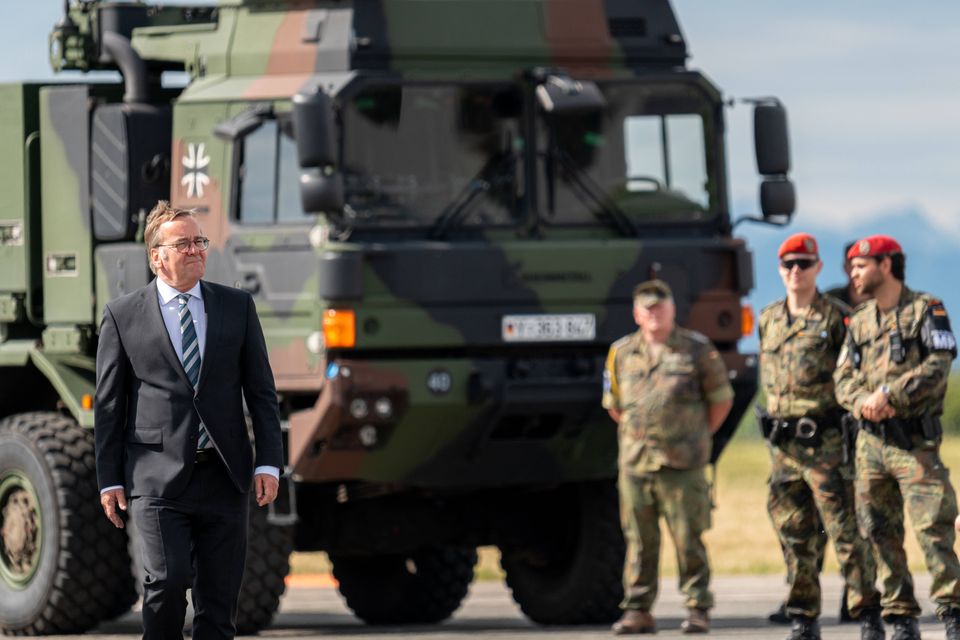 Tierversuche bei der Bundeswehr: Zukünftige Entwicklungen und Bedenken