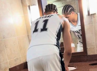 NBA-Star verirrt sich während des Playoff-Spiels ins Fan-WC