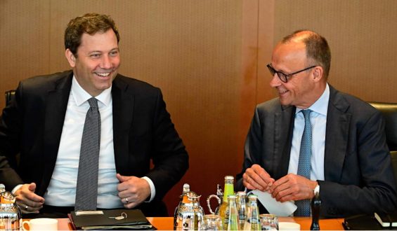 Deutschlandtrend: Zweifel an der Brandmauer zur AfD